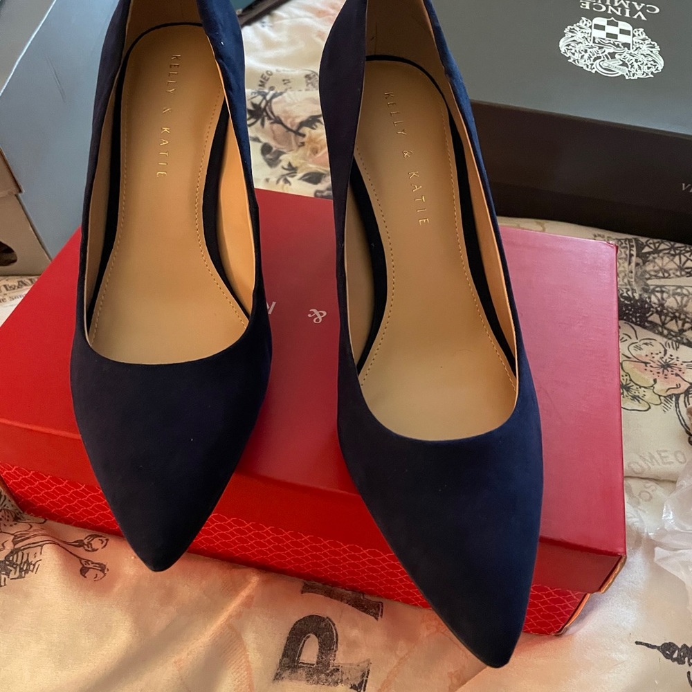 NWT heels